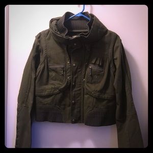 Short jacket, army green.